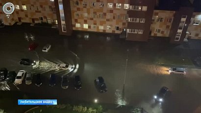 Коченёвский район засыпало градом, а улицы Новосибирска превратились в каналы