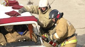 Оперативно, технично, слаженно. Каков алгоритм действий спасателей при помощи пострадавшим в серьёзных авариях?