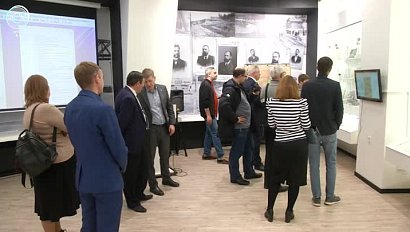 Уникальные фотографии и документы из истории Новосибирской области показали на выставке в Новосибирске