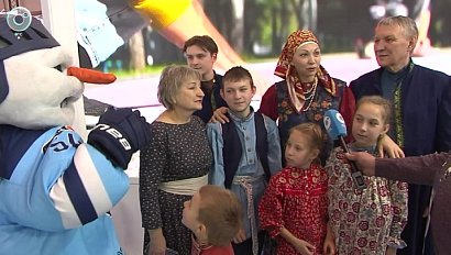 Семья из Новосибирска представила регион на конкурсе "Родные - Любимые". Чем удивляли сибиряки посетителей ВДНХ?