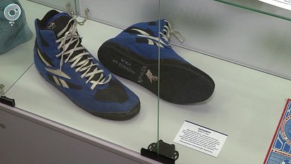 Выставку обуви известных спортсменов открыли в Новосибирске