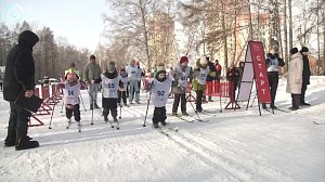 Врачи облбольницы устроили дважды юбилейный лыжный забег
