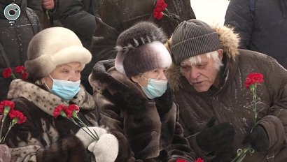 В Новосибирске в День полного снятия блокады Ленинграда прошли памятные мероприятия