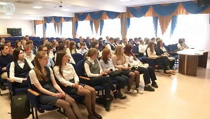 Новосибирские депутаты проводят для школьников "Уроки мужества"