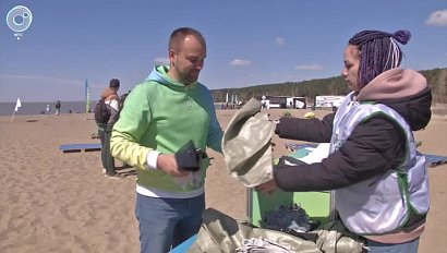 Экоактивисты очистили берег Оби от мусора