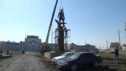 Памятник Покрышкину сменил свою локацию. Как меняется ландшафт центра левобережья Новосибирска?