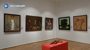 Погружение в мир женских образов: выставка «Героини будней» открылась в Новосибирске