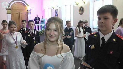 Кадеты Барабинского района провели бал в честь героев