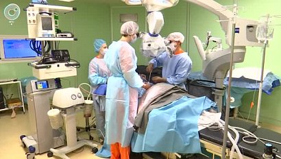 Новосибирские нейрохирурги спасли жительницу Красноярска с редким заболеванием