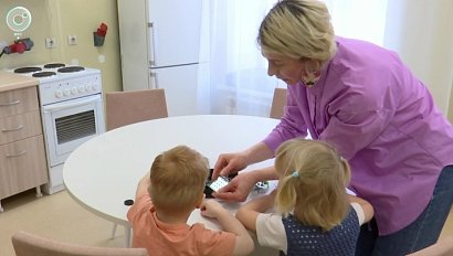 Новосибирские депутаты обсуждают проблемы реабилитации детей-инвалидов