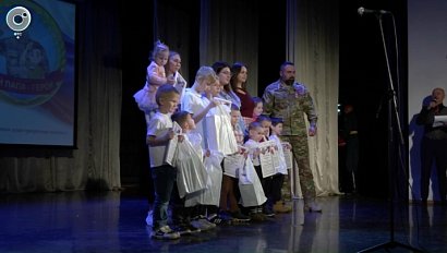 Новосибирские дети получили особенные медали