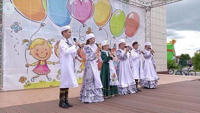 Мусульмане Новосибирской области устроили праздник для детей
