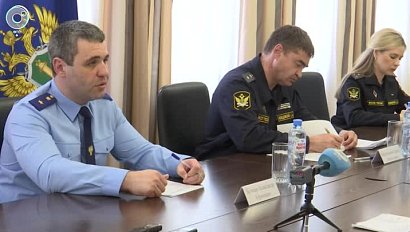Совместный приём граждан впервые провели прокуроры и приставы Новосибирской области