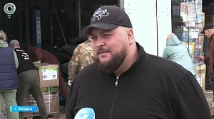 Три фуры с посылками отправили из Бердска на фронт