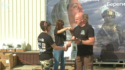 Активисты проекта "Плечом к плечу" отправили сотую фуру с гуманитарной помощью