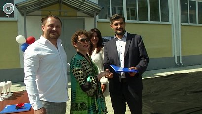 Новосибирские дольщики получили ключи от квартир после 20 лет ожидания