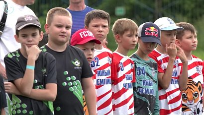 Турнир по мини-футболу в честь героев Великой Отечественной войны провели в Новосибирске