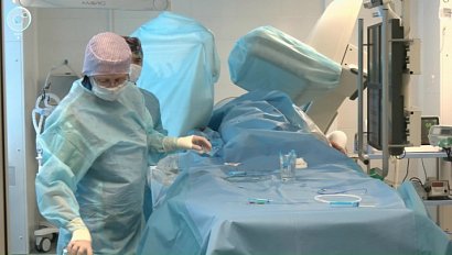 Новосибирские врачи освоили новую методику по удалению тромбов