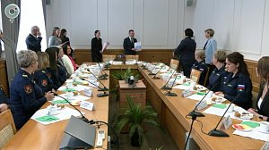 Мэр Новосибирска встретился с участницами СВО в преддверии 8 Марта