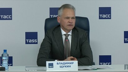 За фотографии в купальнике больше не уволят?