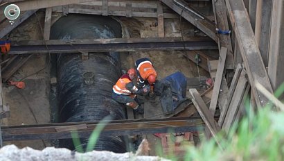 Провал на Горском в Новосибирске заделают бетонными конструкциями