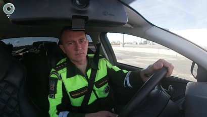 Автоинспекторы ЦВО отработали навыки контраварийного вождения