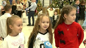 Сотрудники Росгвардии с детьми посетили Новогоднюю ёлку командующего