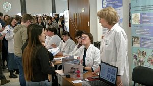 Ярмарка вакансий для будущих медиков прошла в Новосибирске