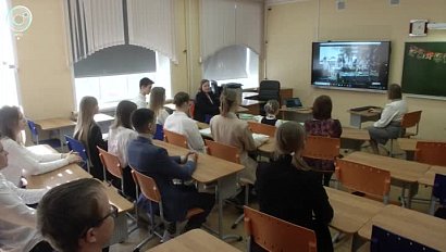 Телемост объединил школьников из Новосибирска и ЛНР