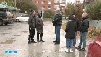 Грунтовые воды разрушают дома в Бердске