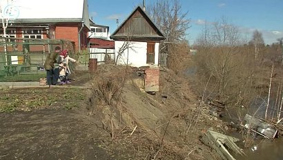 Сообщения о подтоплениях в пригороде Новосибирска поступают несмотря на ремонт дамбы на реке Туле