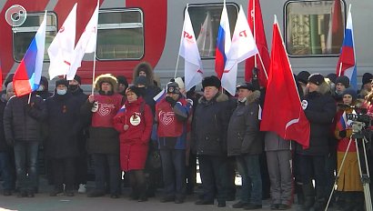 Железнодорожники вышли на митинг в поддержку Президента Владимира Путина