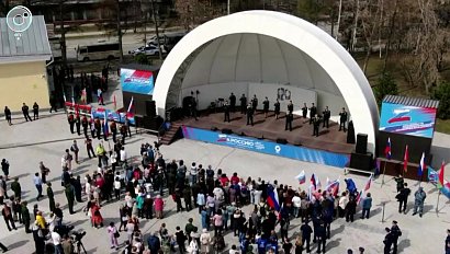 Митинг-концерт "За мир без нацизма" прошёл в Новосибирске