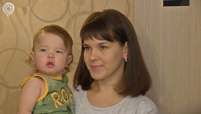 В преддверии Дня матери депутаты Заксобрания и горсовета Новосибирска поздравили многодетные семьи