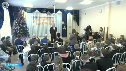 Воспитанники православной гимназии Бердска встретились с Александром Карелиным