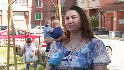 Многодетная семья из Бердска получила три миллиона на жильё