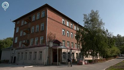 В Новосибирске ведут капитальный ремонт старейшей школы левобережья