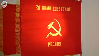 В Новосибирске продемонстрировали знамёна, копии которых пронесут на Параде Победы