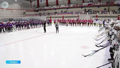 За кубок памяти защитника ХК "Кристалл" сразятся команды Новосибирской области и Казахстана