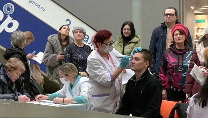 Новосибирцы бесплатно проверили здоровье в торговом центре