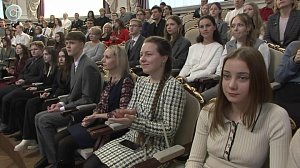 Почти двести студентов получили стипендии от губернатора и правительства Новосибирской области