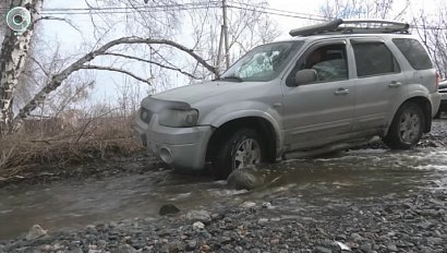 Жители Бердска рискуют остаться без общественного транспорта из-за состояния дороги