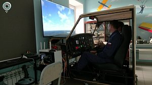 Школьников учат лётному делу на практике и в виртуальной реальности