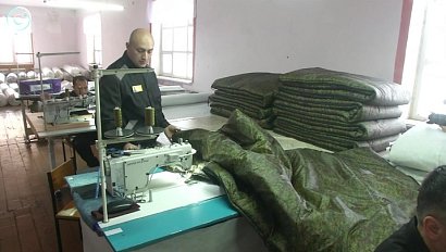 Спальники и печи производят для военных новосибирские заключённые