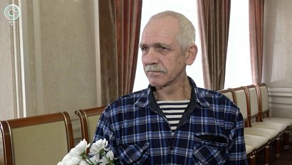 Нагрудные знаки "Почётный донор Новосибирской области" вручили 20 жителям региона