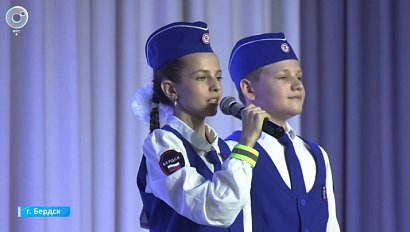 В Бердске юные инспекторы движения напомнили о правилах безопасности на дорогах