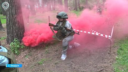 Команды Новосибирской области соревнуются в зональном этапе военно-спортивной игры "Зарница 2.0"