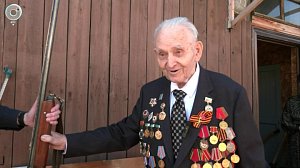 Ветеран Великой Отечественной войны передал ружья бойцам в зону СВО