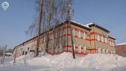 Ремонт одной из старейших школ Новосибирской области завершили в Колывани