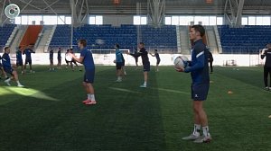 Футболисты "Сибири" возвращаются к тренировкам после отпуска